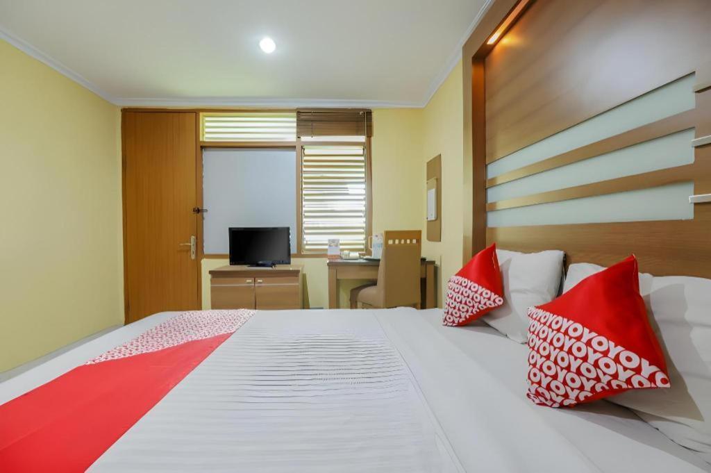 Hotel Senen Indah Syariah Джакарта Экстерьер фото