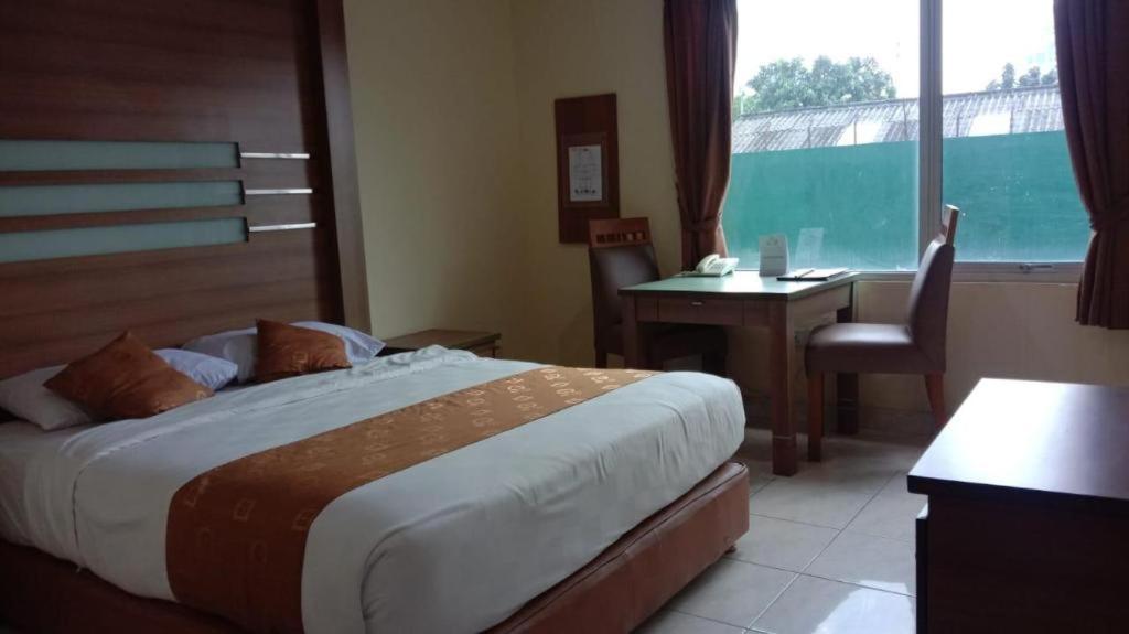 Hotel Senen Indah Syariah Джакарта Экстерьер фото