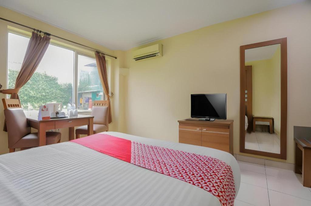 Hotel Senen Indah Syariah Джакарта Экстерьер фото